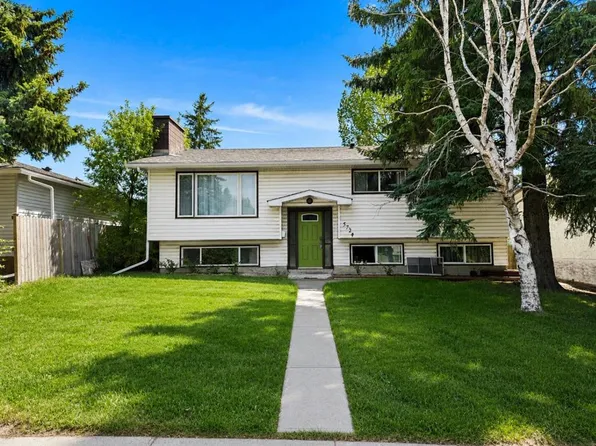 5724 N Dalmead Cres NW, Calgary, AB T3A 1E6