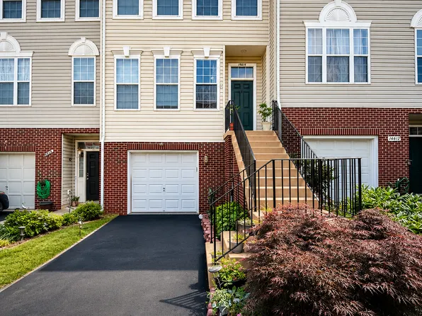 14614 Seasons Dr, Centreville, VA 20120