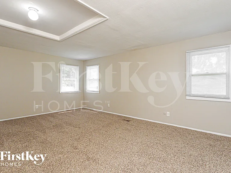 611 Oakwood Dr — Photo 11