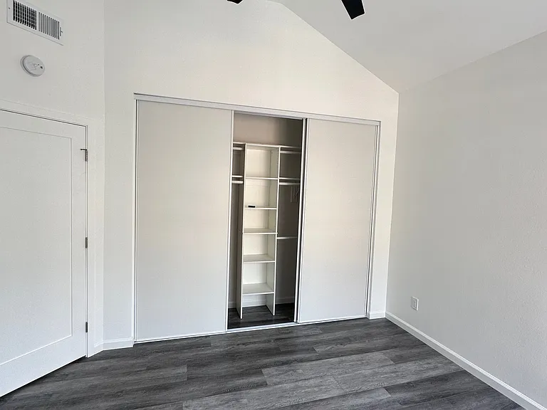 3100 Puesta Del Sol Ct #201 — Photo 20