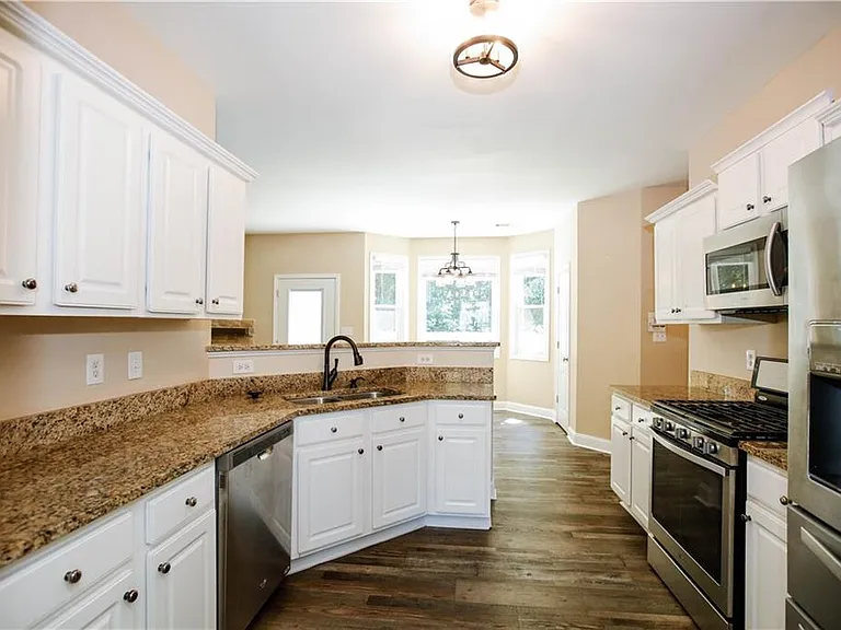 1005 Landover Xing — Photo 14