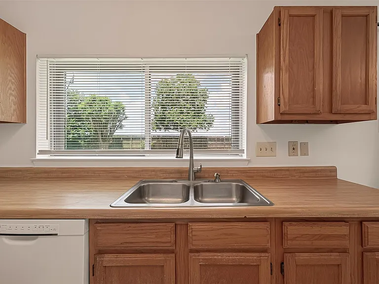 2423 Anthony Hay Ln — Photo 16