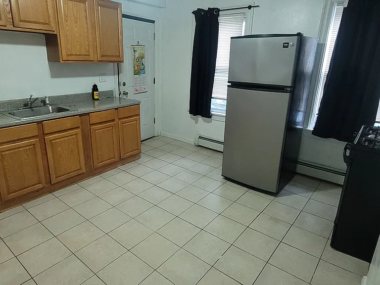 9 Erastus St #2F — Photo 7