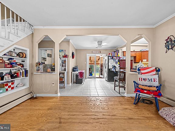 5th image of 214 Chelsea Rd