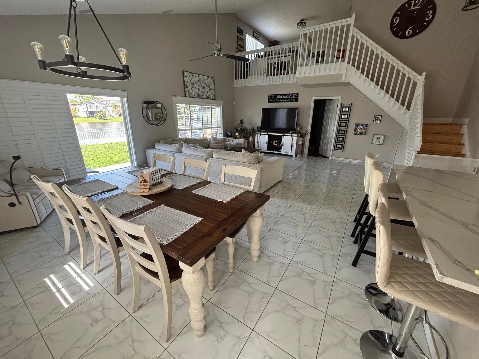 3 bed, 2.5 bath, 1937 sqft, $3,655 — Photo 2