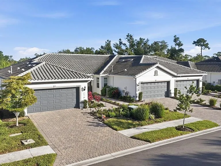 25029 Pearl Lake Cir — Photo 3