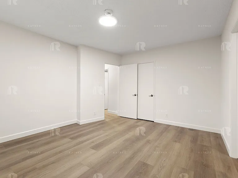 (An/Ti/Yo:B) 4216 Mary Ellen Avenue — Photo 20