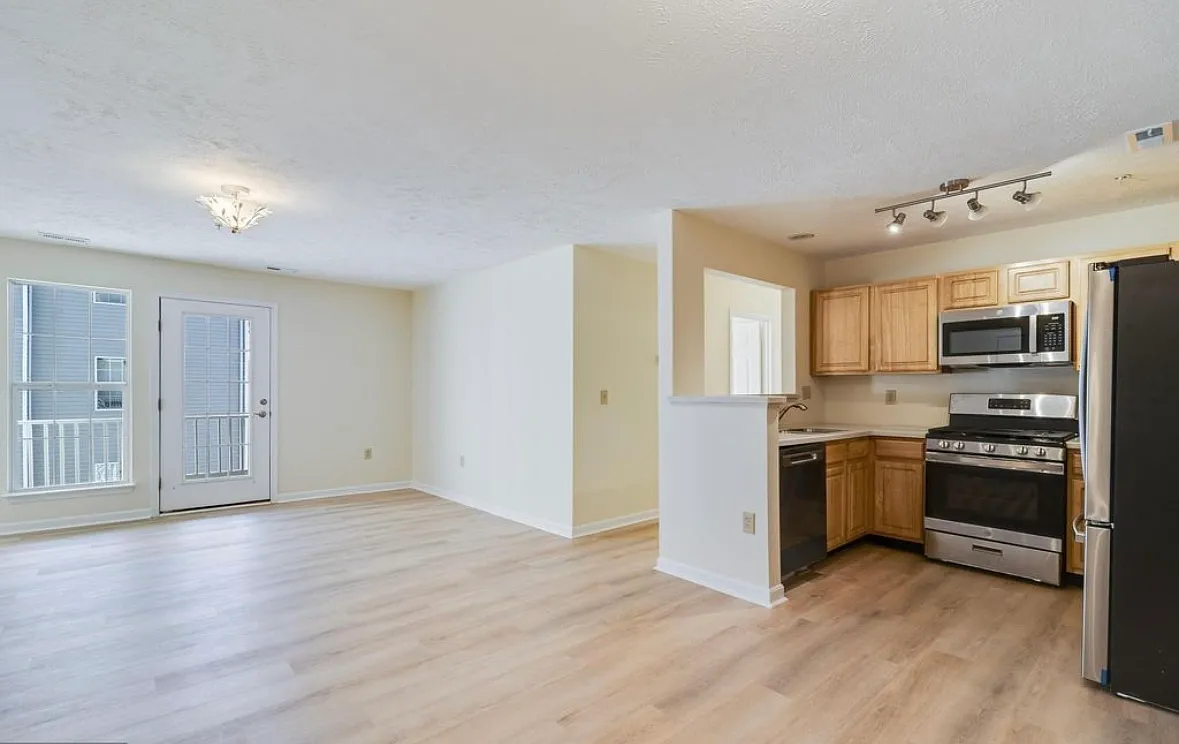 2 bed, 1074 sqft, $2,000 — Photo 4