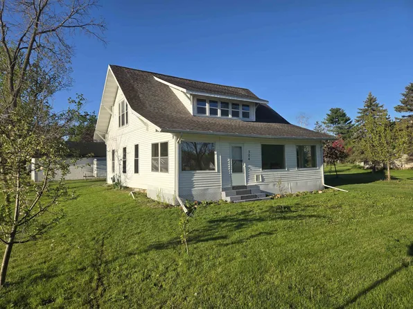 304 Glen St, Kendall, WI 54638
