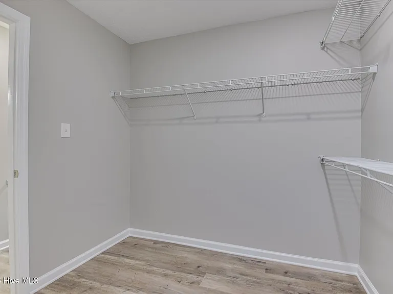 7604 Pleasantville Way — Photo 40