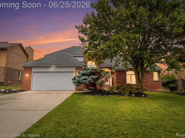 30785 Mystic Forest Dr, Farmington Hills, MI 48331