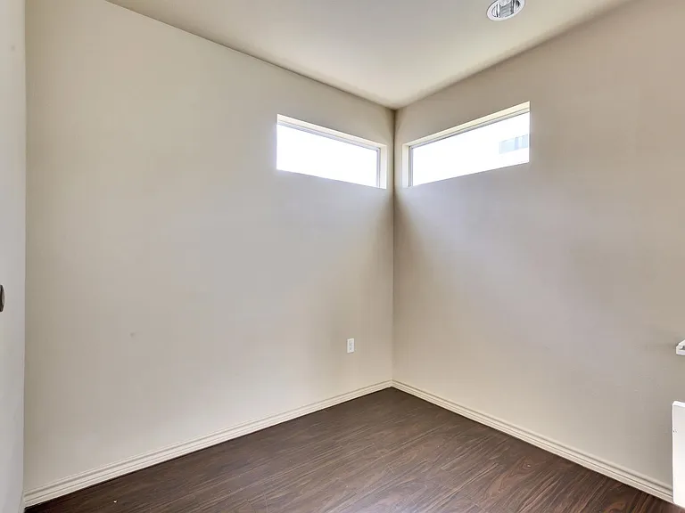 2606 Wilson St #402 — Photo 11