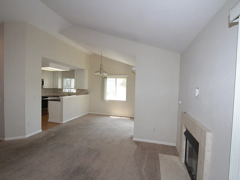 11325 Avenida De Los Lobos #C — Photo 6