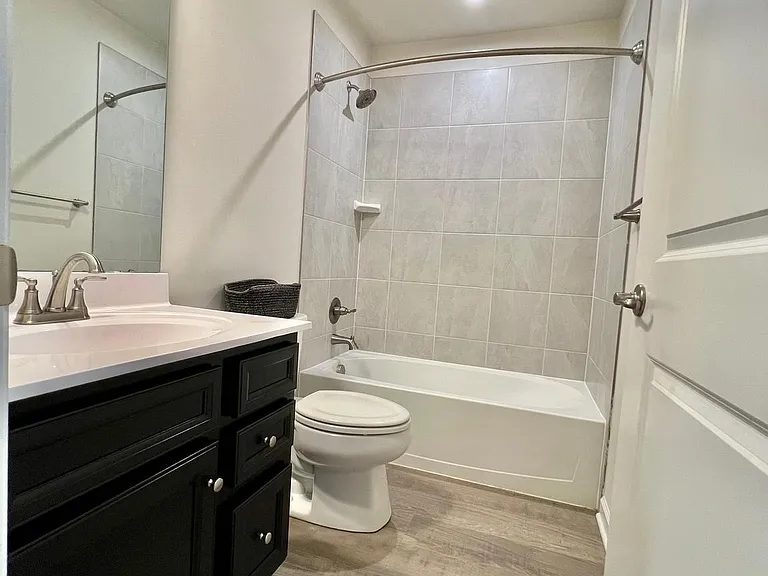 105 Caswell Dr — Photo 27