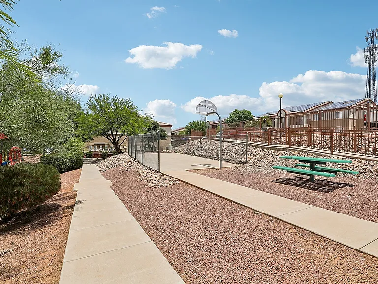 22-web-or-mls-N Skyline Dr-0506-922