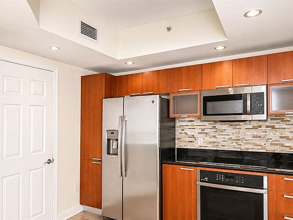 5th image of 241 RIVERSIDE DRIVE #608