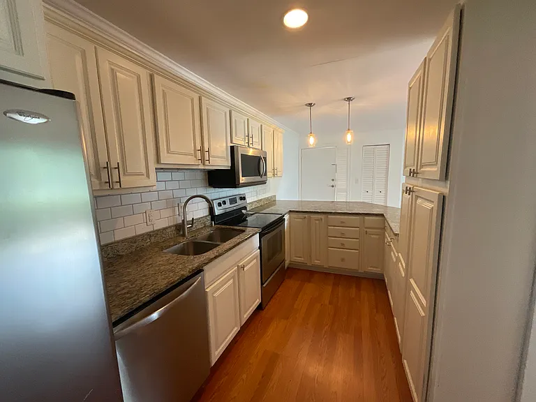 53 Delander Ct #33 — Photo 3