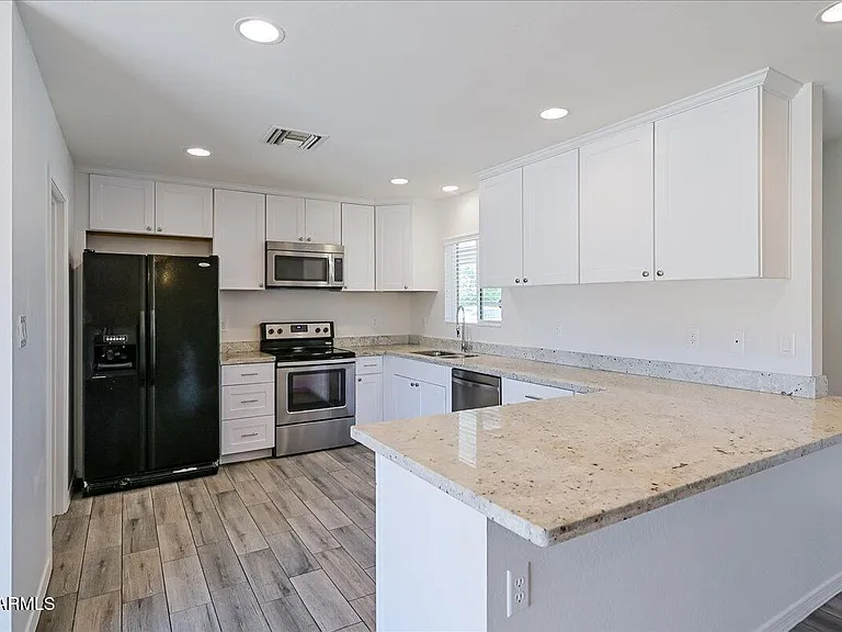 536 N Cheri Lynn Dr — Photo 10