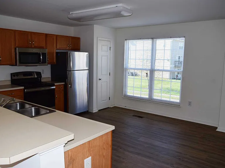 Valley Stream Village Townhomes — Photo 13