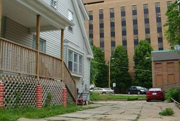 3rd image of 3306 Dewey Ave