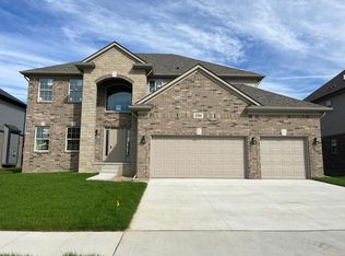 21941 Rustic Dr, Macomb, MI 48044