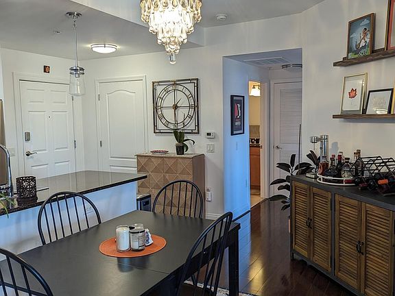 4th image of 1111 Oronoco St Unit 438