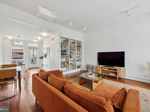 1731 Bainbridge St, Philadelphia, PA 19146