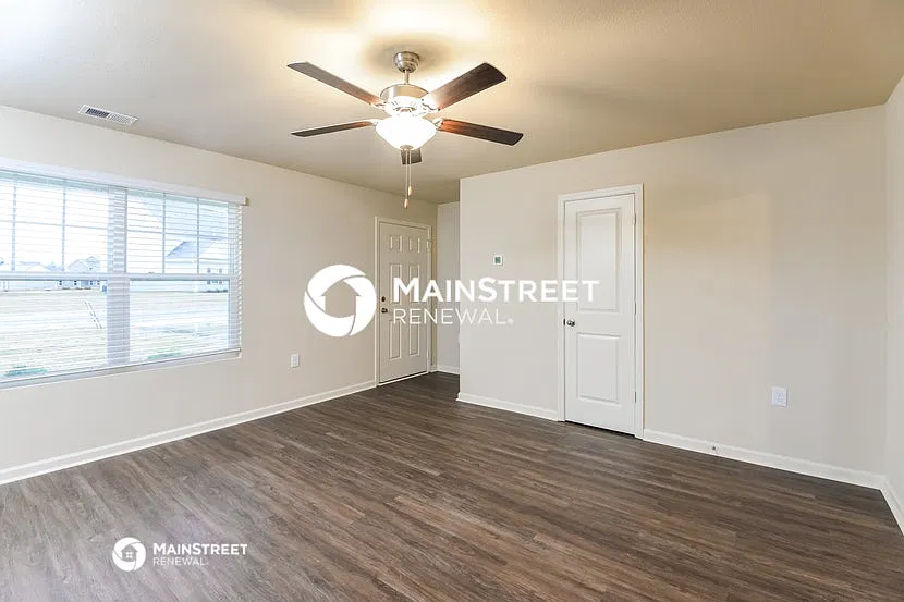 690 Clover Circle — Photo 4