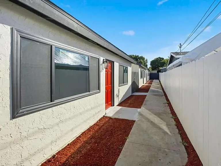 1877 Donax Ave #3 — Photo 7
