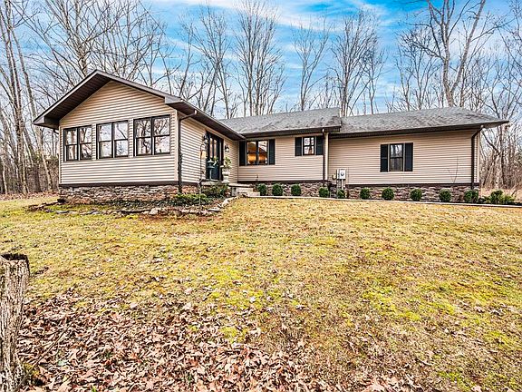 5th image of 1069 S Hewitt Rd