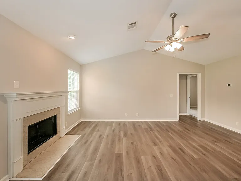 1413 Chesterbrook Ct — Photo 5