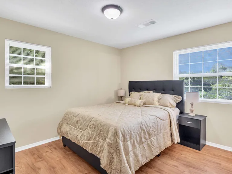 520 Walden St — Photo 6