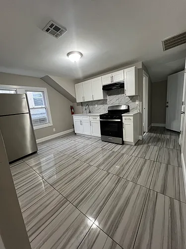 97 Lyons Ave #3 Photo 1