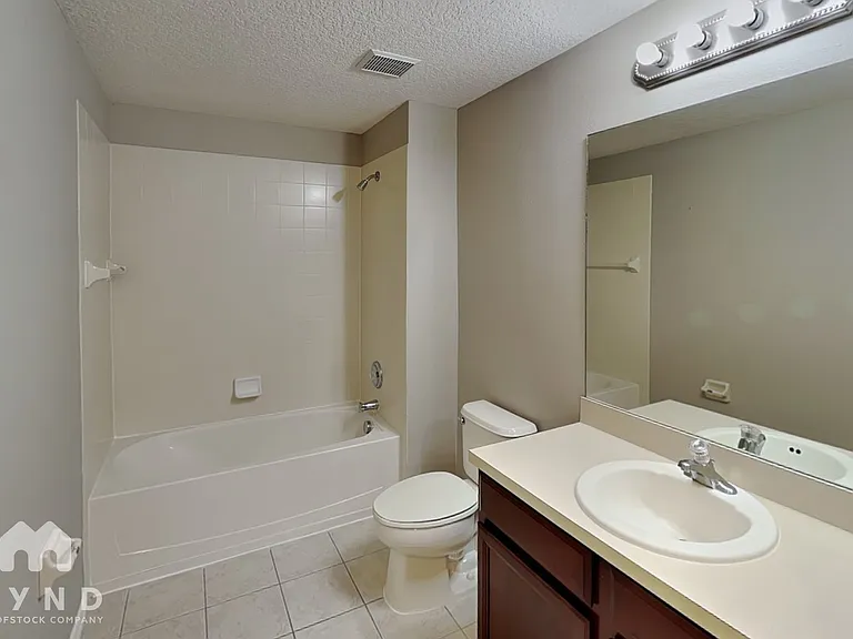 1460 Travertine Ter — Photo 17
