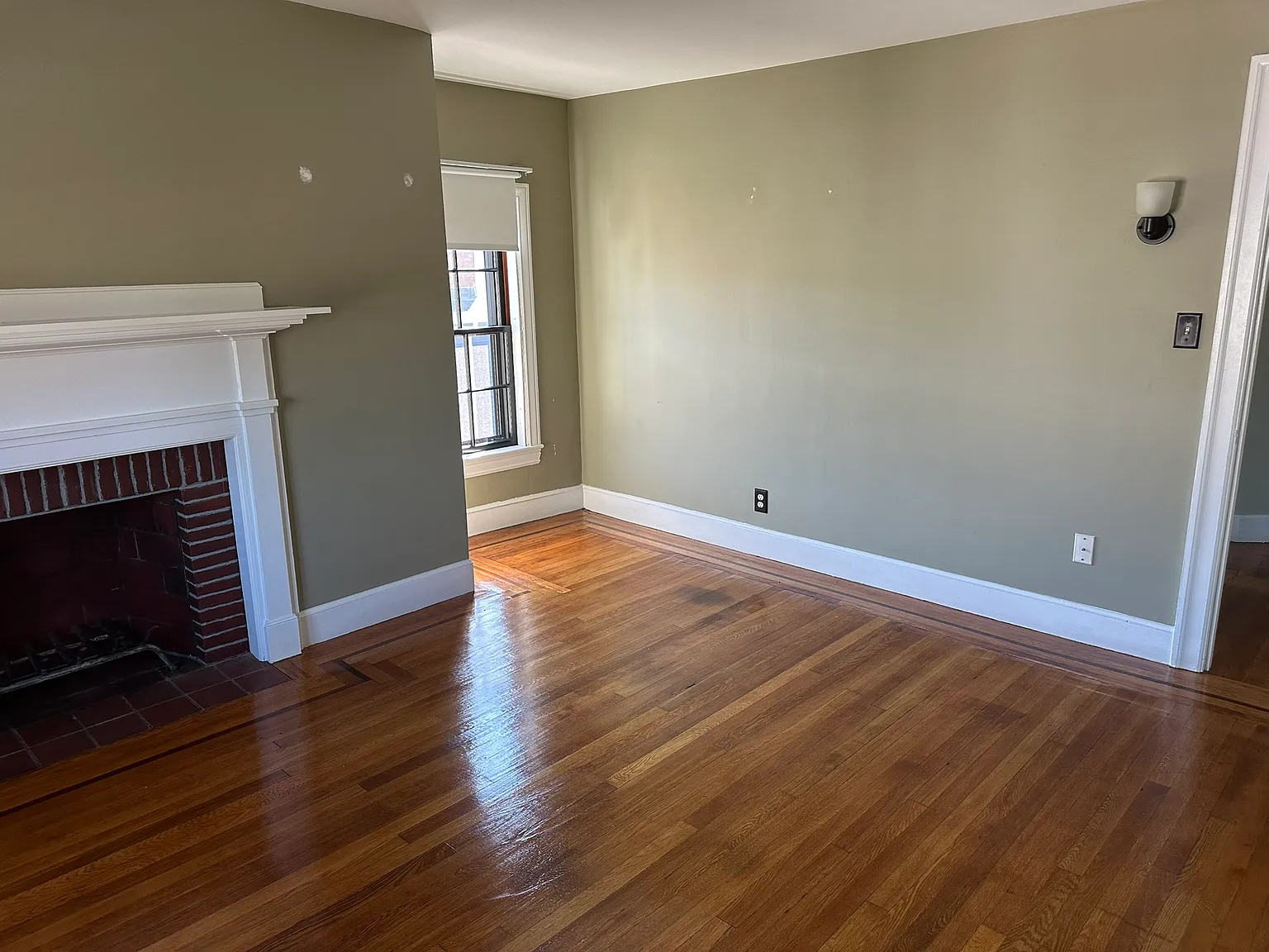 1 bed, 900 sqft, $1,300 — Photo 2