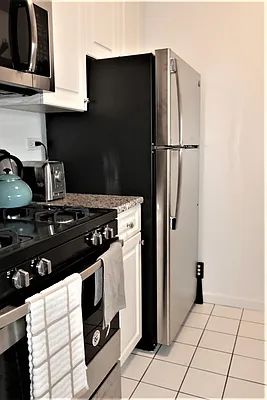 Rented by Newell and Assoc. | media 7