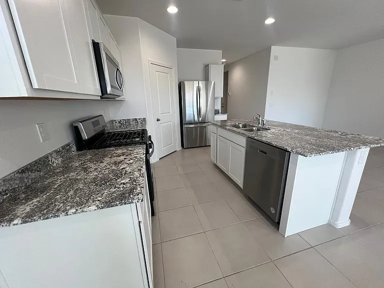 15645 W Desert Hollow Dr — Photo 5