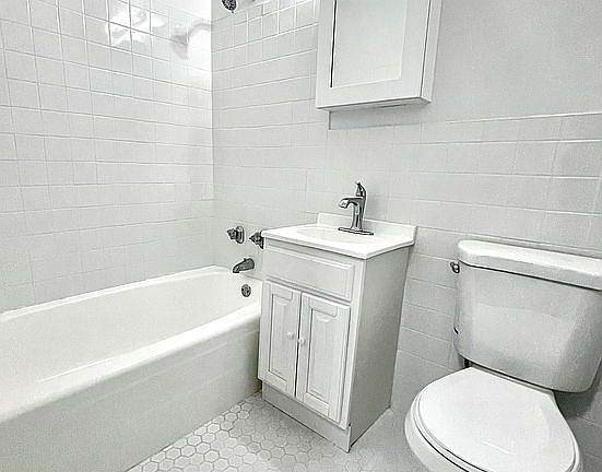 5th image of 101 W 12th St APT 2P
