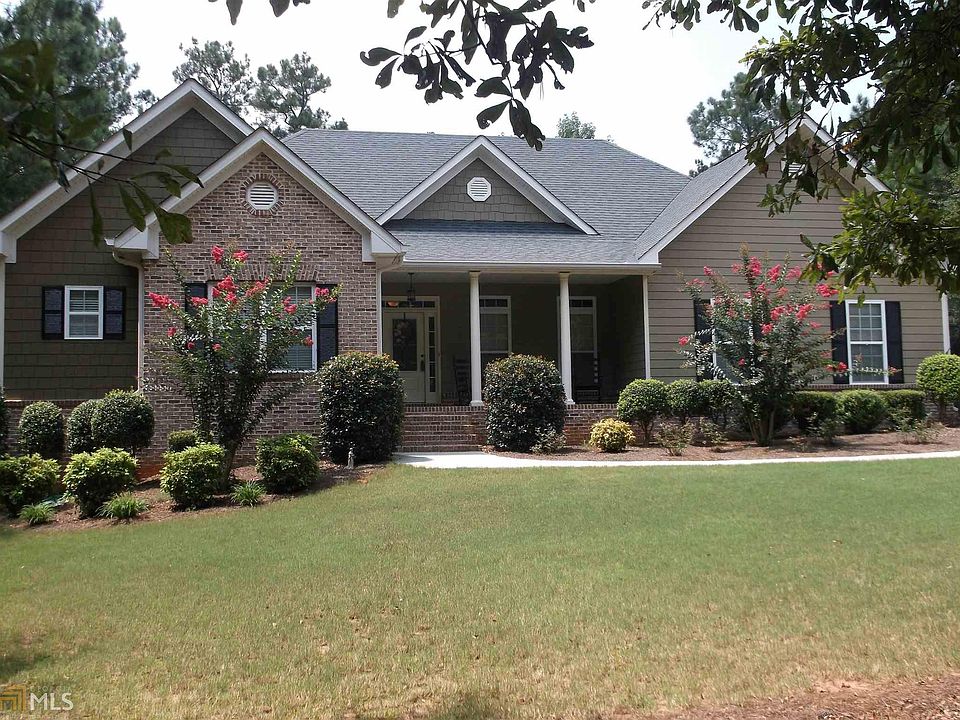 2nd image of 70 Nicklaus Cir