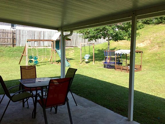 2nd image of 479 Jillian Dr