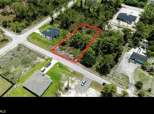 820 Acacia Ave, Lehigh Acres, FL 33972