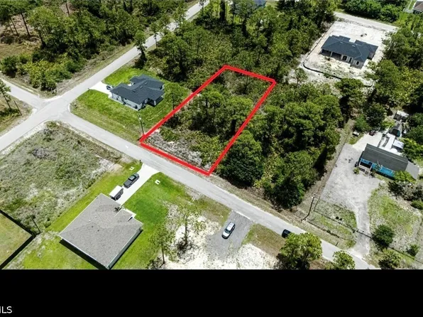 820 Acacia Ave, Lehigh Acres, FL 33972