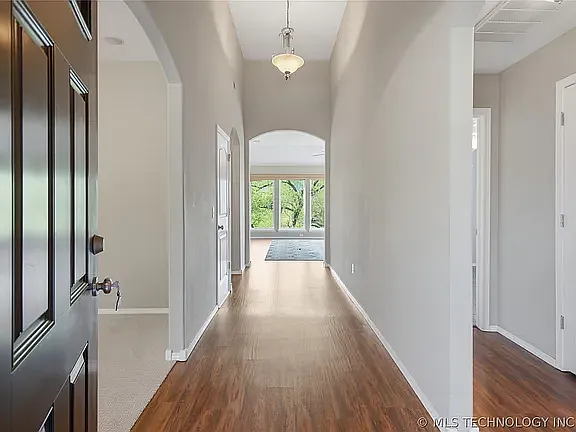3 bed, 2000 sqft, $2,495 — Photo 4
