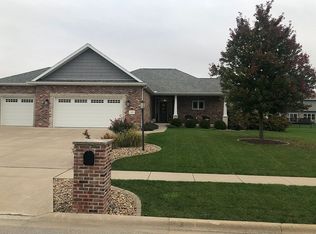 1309 Coventry Dr, Washington, IL 61571