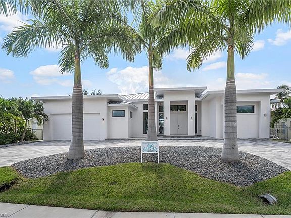 3rd image of 5016 Pelican Blvd