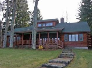 8932 S Dunns Farm Rd, Maple City, MI 49664