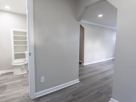 4th image of 23742 Stewart Ave