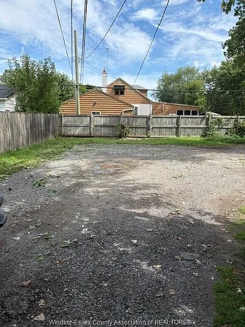 2 bed, $1,400 — Photo 2