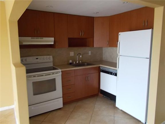 3rd image of 8950 NE 8th Ave APT 505