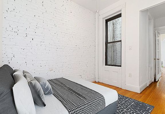 3rd image of 309 E 18th St #F